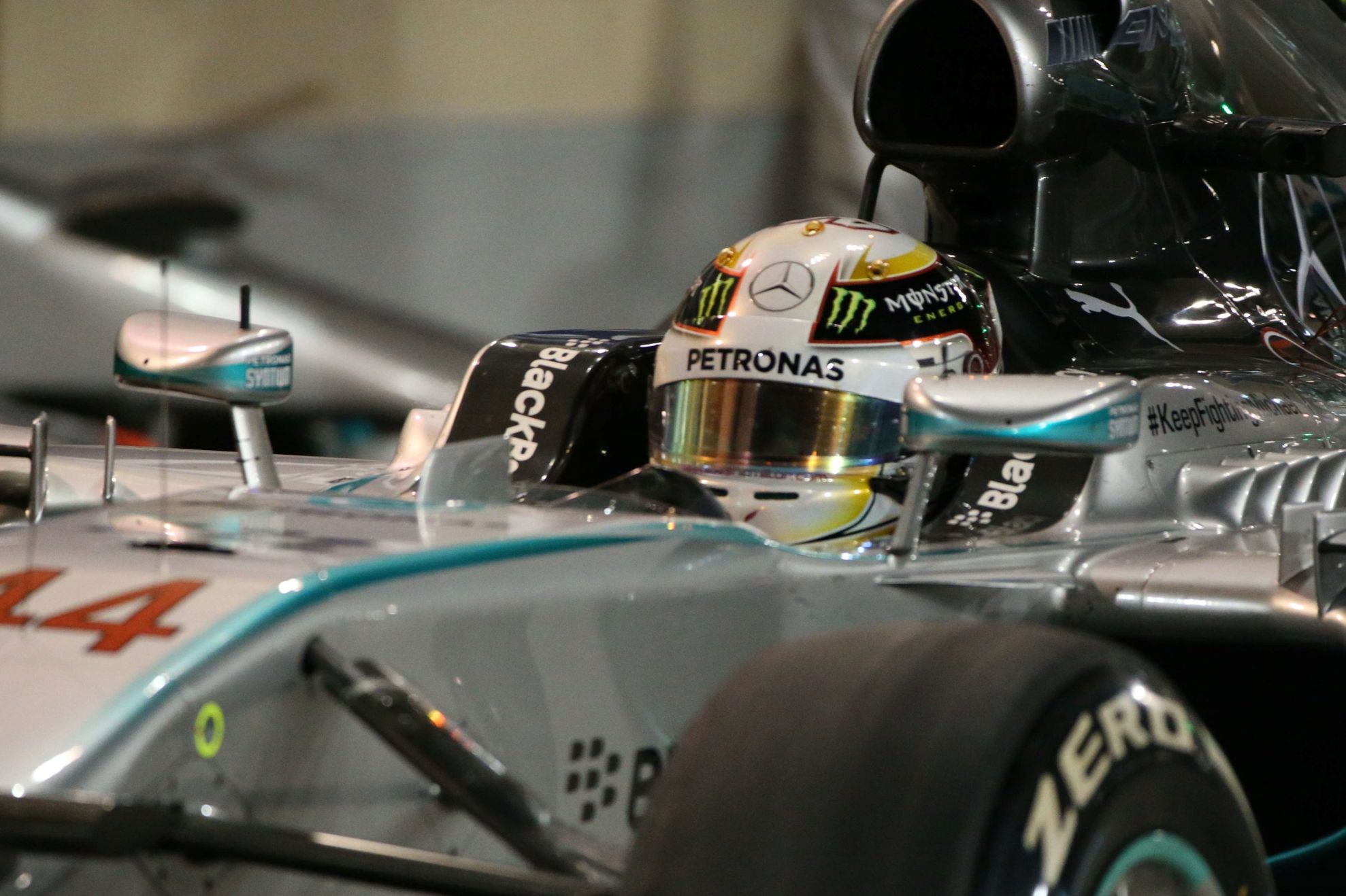 Pilotul Hamilton, implicat într-un accident rutier 