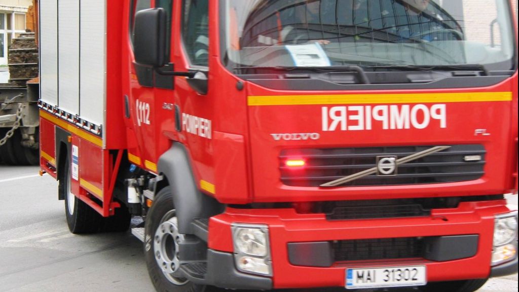 Incendiu pe Canalul Dunăre-Marea Neagră. Un împingător s-a scufundat