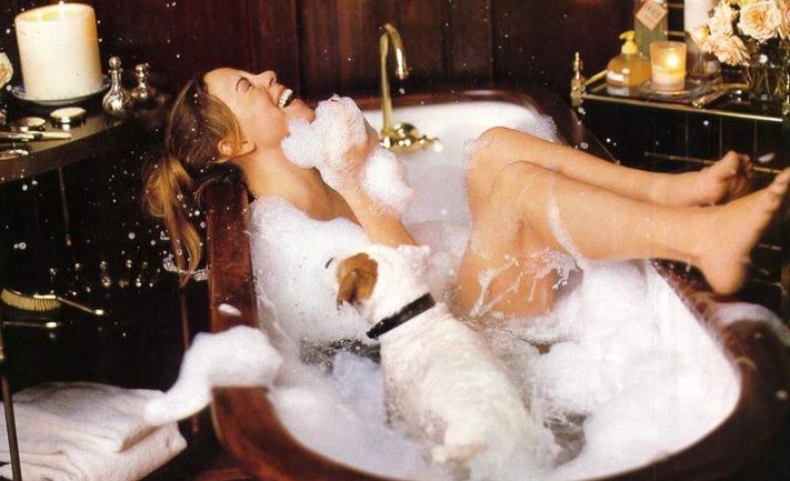 Mariah Carey cheltuie 47.000 de dolari pe an pentru a-şi răsfăţa câinii