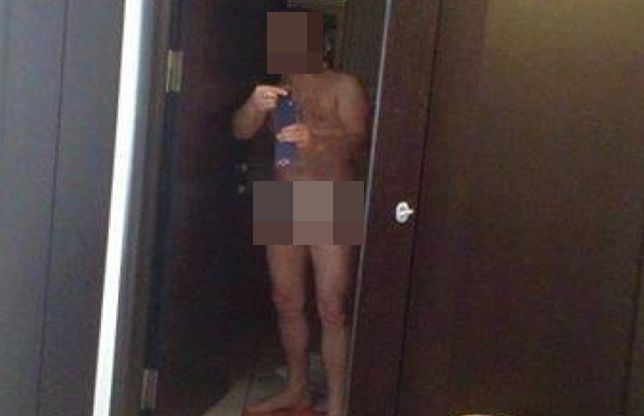 Un cântăreț de la noi s-a pozat extrem de sexy