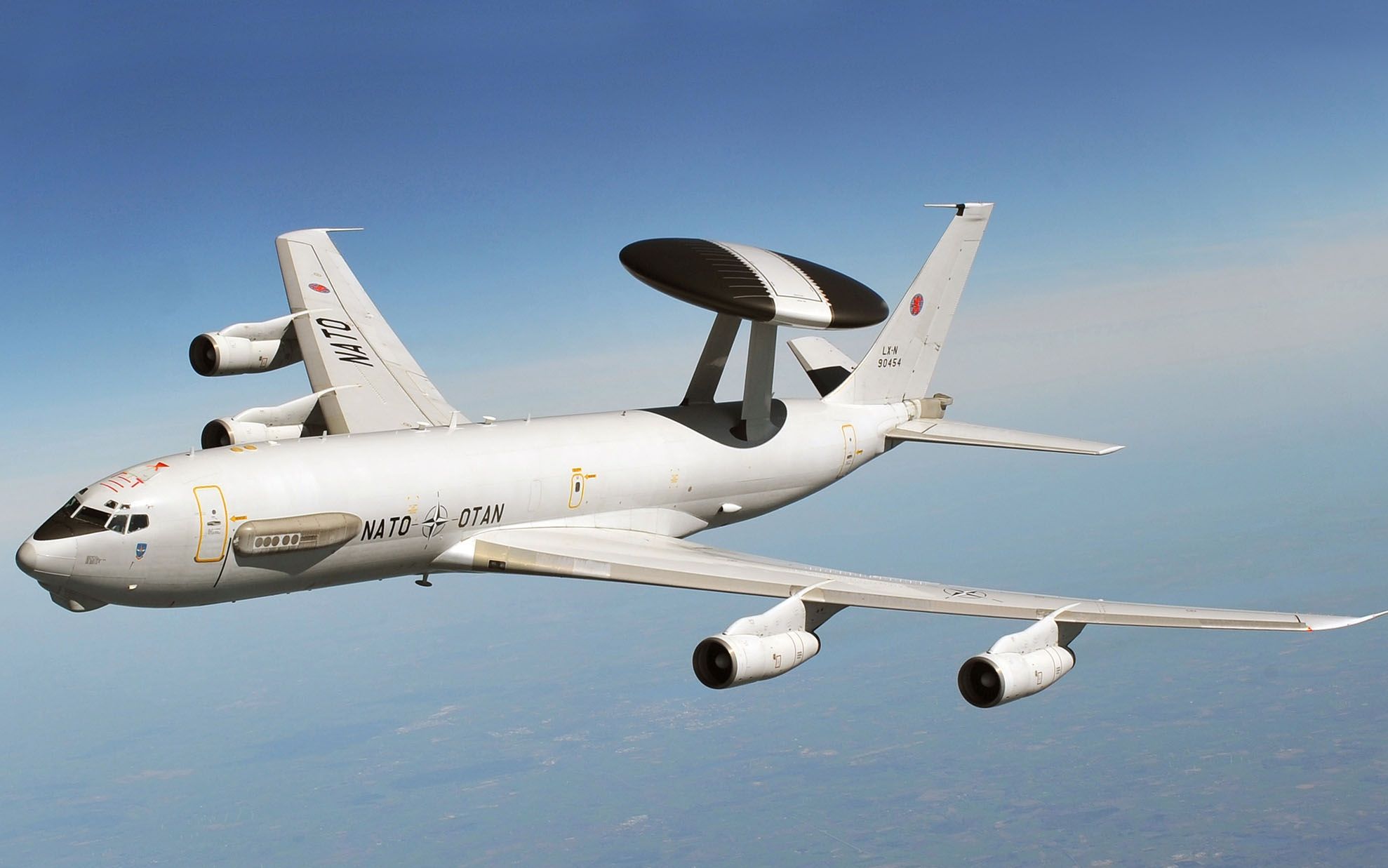Duşa: România efectuează zilnic, cu aeronavă AWACS a NATO, misiuni de poliţie aeriană