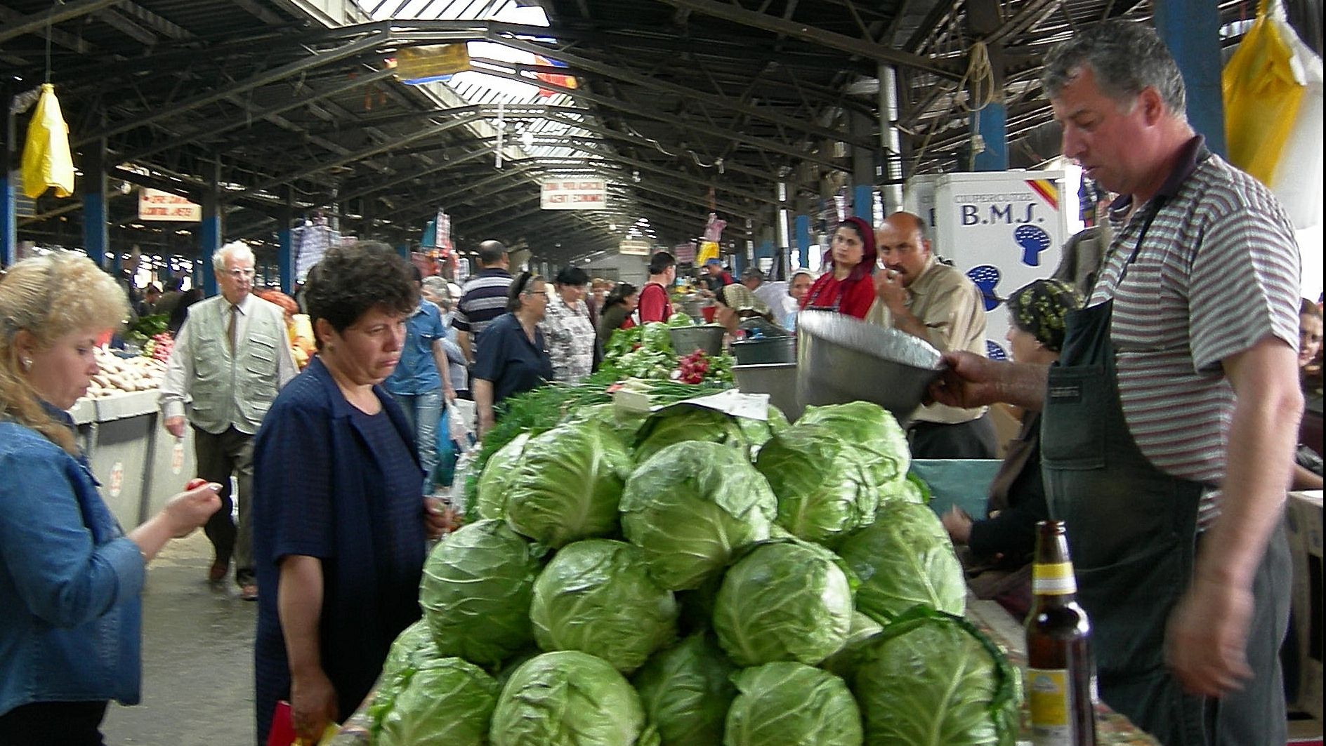Panică în piețele din București. Controale masive ale Poliției