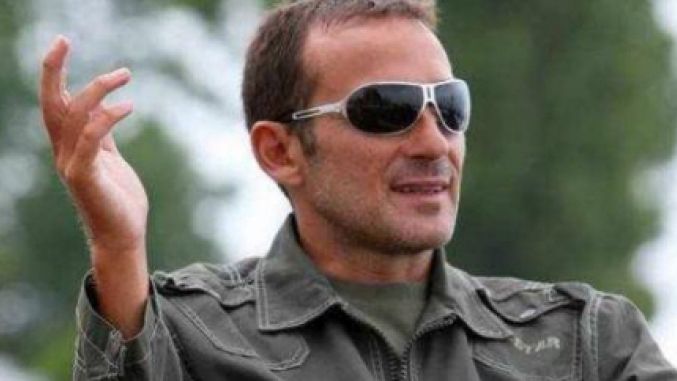 Manifestaţie de susţinere a lui RADU MAZĂRE, în faţa Primăriei Constanţa