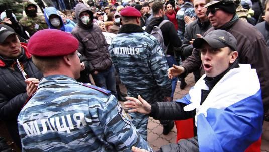 Romii din oraşul ucrainean Slaviansk, jefuiţi şi agresaţi de separatişti proruşi