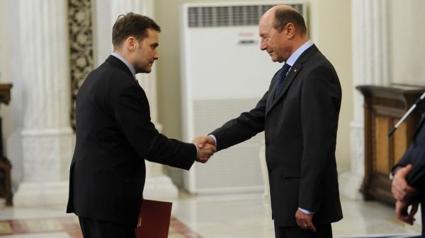 ŞOVA îi răspunde lui BĂSESCU: A fost degeaba şapte ani ministru al Transporturilor