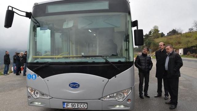 Primul AUTOBUZ ELECTRIC circulă în Braşov începând de joi