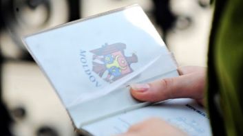 Cetăţenii moldoveni cu paşapoarte biometrice pot călători în România FĂRĂ VIZĂ, de luni