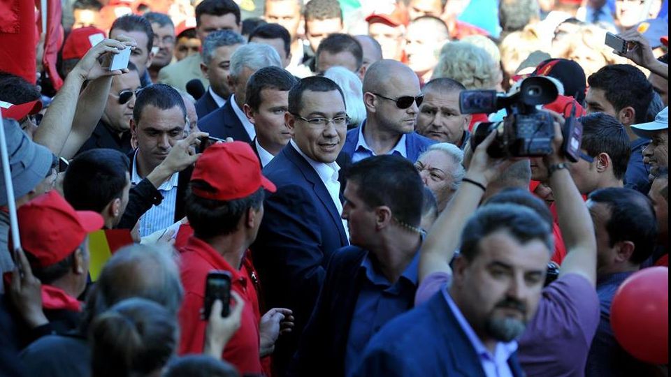 Editura Polirom îi răspunde dur lui Victor Ponta: E lipsit de bun simț