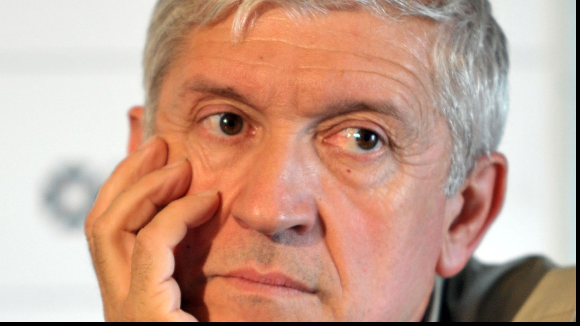 Diaconu merge vineri la BEC pentru mandatul de europarlamentar. Joi a avut spectacol la Timişoara