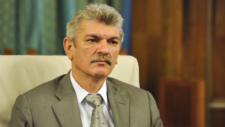 Traian Băsescu l-a decorat pe şeful STS, Marcel Opriş