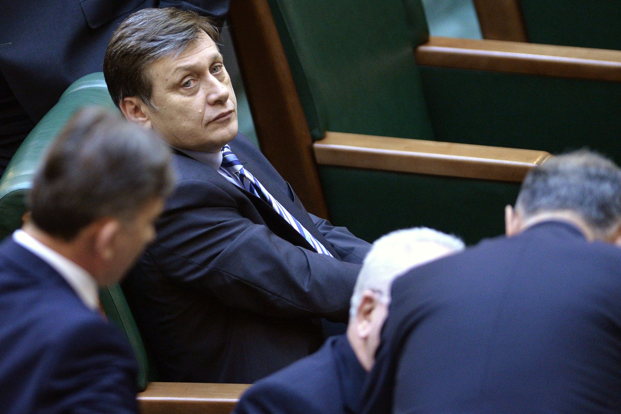 Antonescu: Dăm curs invitaţiei PDL la discuţii politice