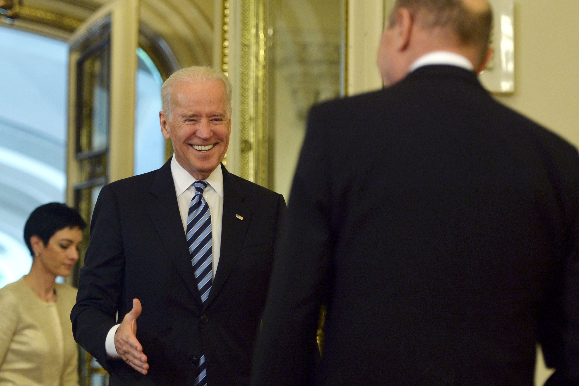 JOE BIDEN, foarte PRIETENOS cu Băsescu. CULISELE vizitei vicepreşedintelui SUA