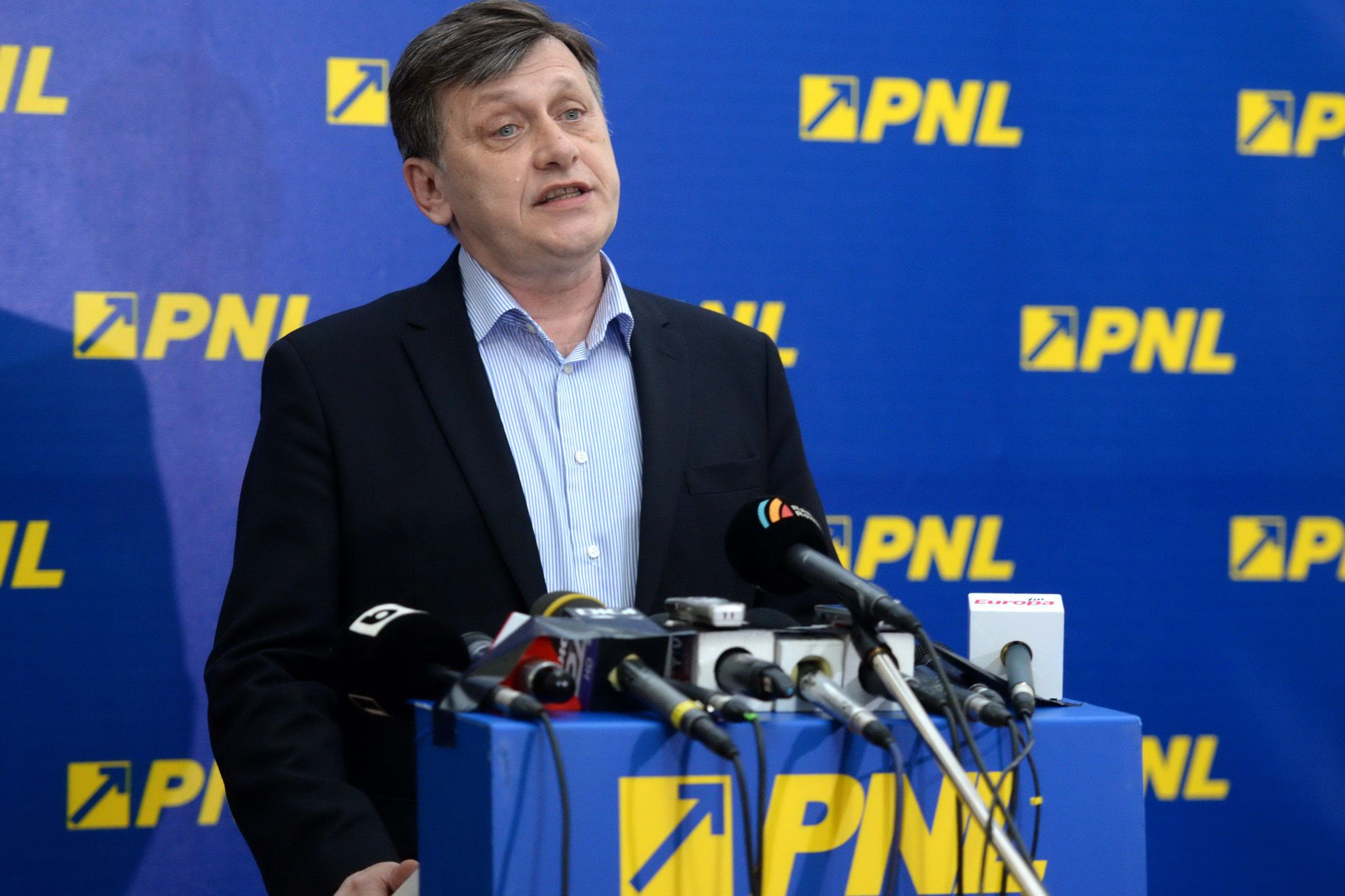 Răspunsul lui CRIN ANTONESCU la oferta făcută de VICTOR PONTA