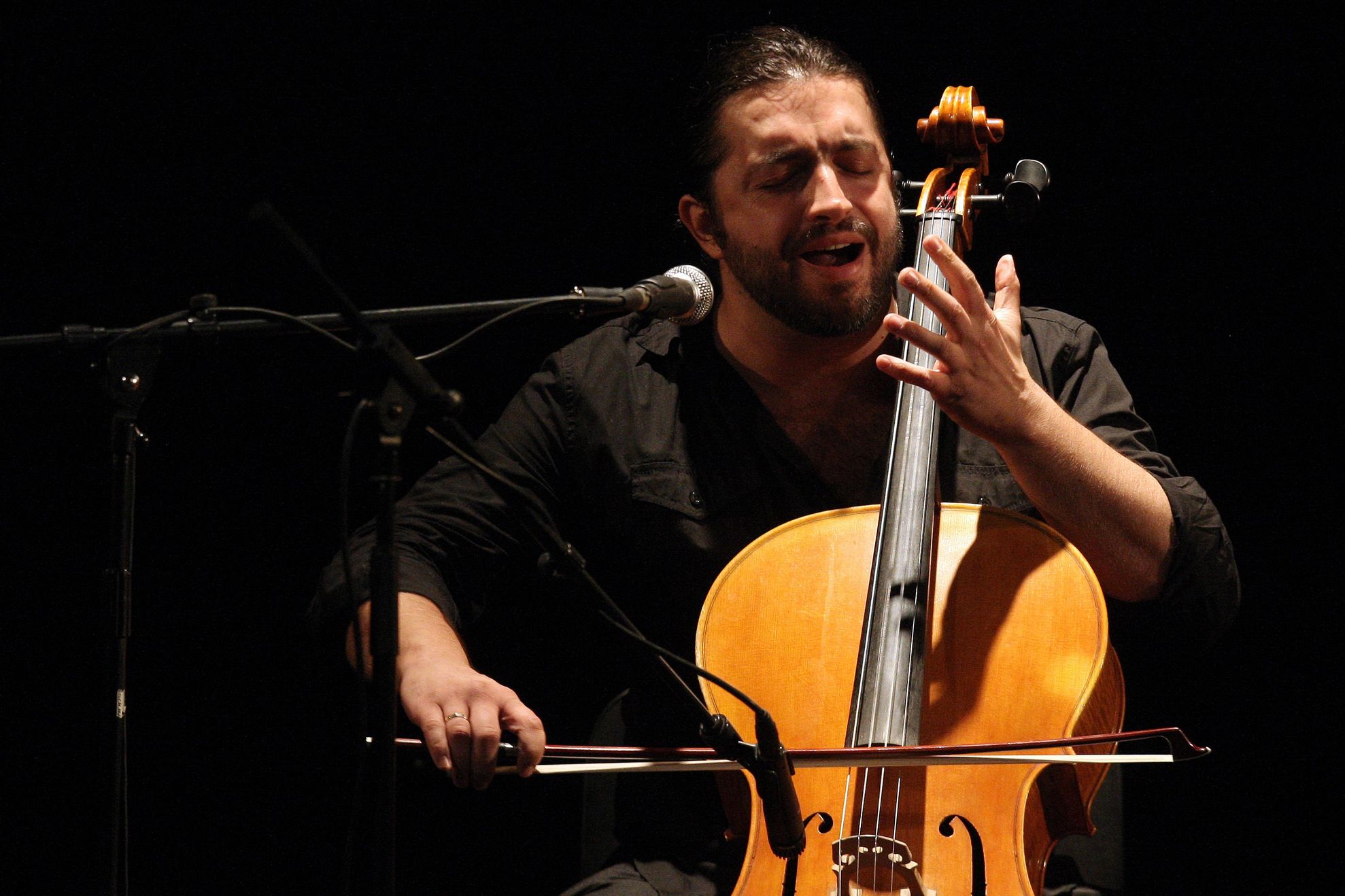 Adrian Naidin, violoncelul IDEAL: Trebuie să-i facem pe politicieni şi patroni să aprecieze munca