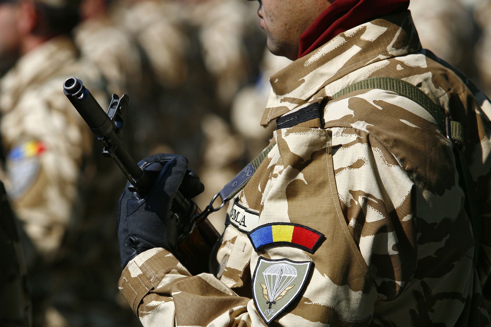 Mai mulți militari, decorați de Traian Băsescu 