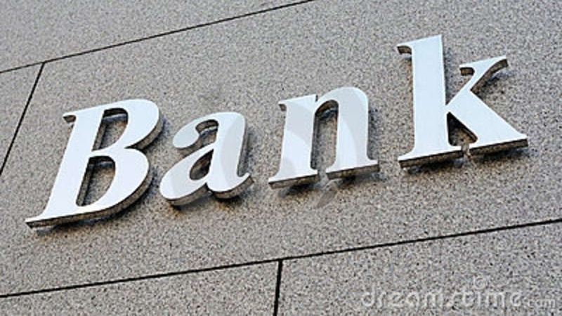 Fitch: Curăţenia în sistemul bancar românesc va continua şi în 2015