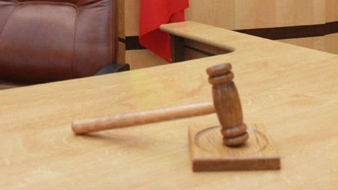 O şoferiţă riscă să rămână FĂRĂ CASĂ, după o banală tamponare