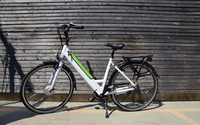Ikea a lansat o bicicletă electrică. Vezi cât costă şi de unde o cumperi
