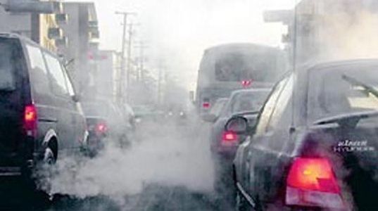 Poluarea din marile orașe - cauzată și de mopedele cu motoare în doi timpi