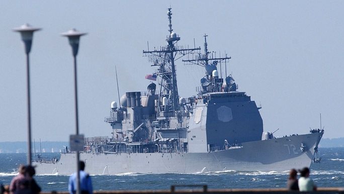 Şeful Pentagonului ajunge la Bucureşti. O navă militară a SUA a intrat în Marea Neagră