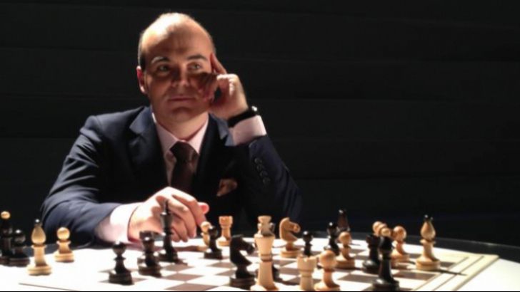 CUM SA FURI 1 MILIARD DE EURO sub 5 GUVERNE si ce cauta Rozalia Biro pe scaunul lui Iorga?