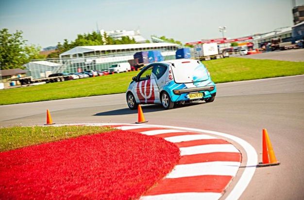 Bateria care permite mașinilor electrice să parcurgă 2.000 km cu o singură încărcare