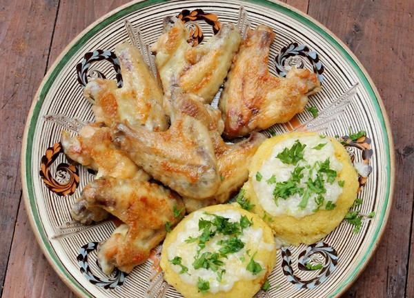 REŢETA ZILEI: Aripioare de pui la tigaie