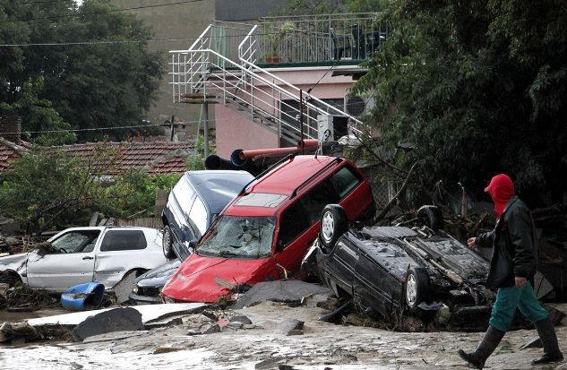 INUNDAŢII CATASTROFALE în Bulgaria: 16 morţi. IMAGINI DEVASTATOARE