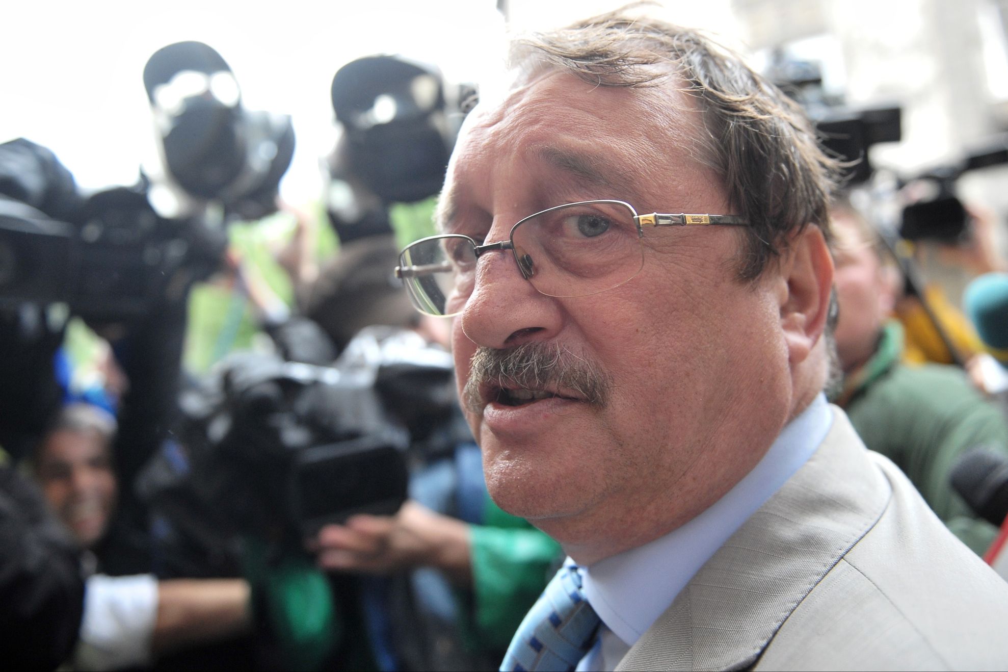 SCENARIU ULUITOR privind adevăratul MOTIV al scandalului uriaș MIRCEA BĂSESCU
