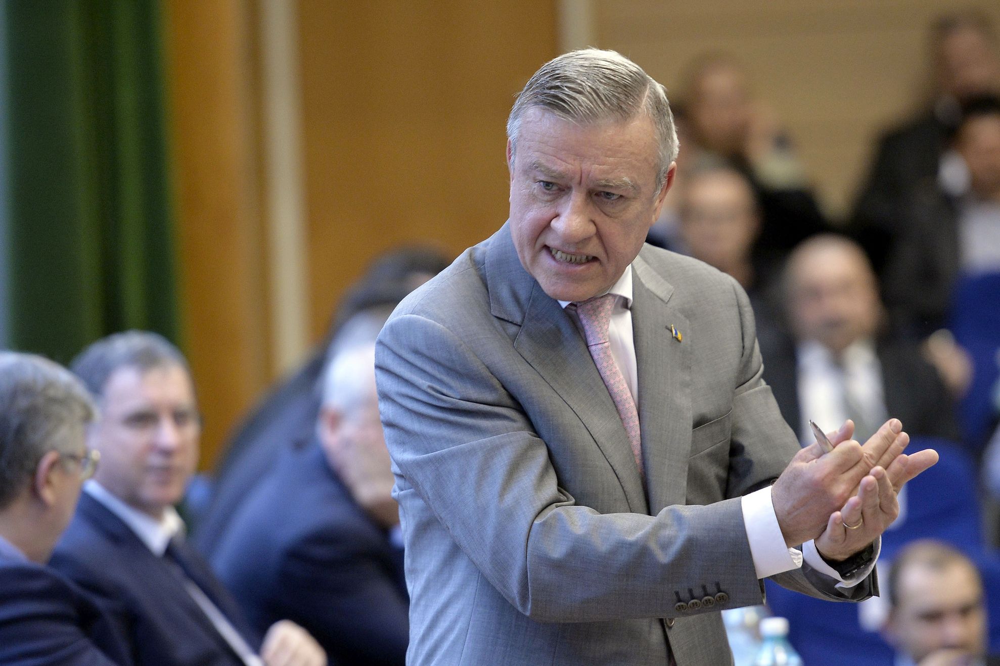 Fostul președinte FRF, Mircea Sandu, a rămas fără RENTA VIAGERĂ