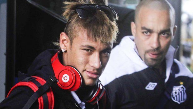 RĂZBOI TEHNOLOGIC în Brazilia. De ce nu poartă fotbaliştii celebrele căşti Beats