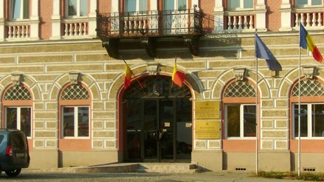 Prefectura Covasna a câştigat până acum toate procesele vizând steaguri sau inscripţii pe instituţii