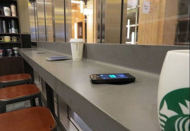 Starbucks se aliază cu Duracell pentru a oferi încărcare wireless