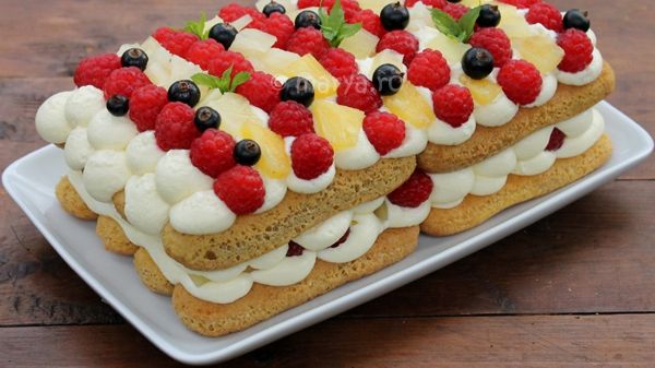 REŢETA ZILEI: Tiramisu cu fructe