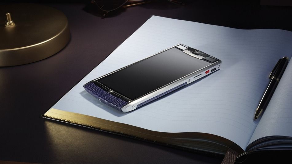 Cel mai spectaculos telefon de lux din lume. Costă 21.900 dolari!