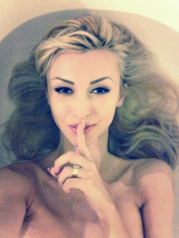 Fotografia care i-a scos din minți pe fani. Ce face Andreea Bălan cu o dansatoare