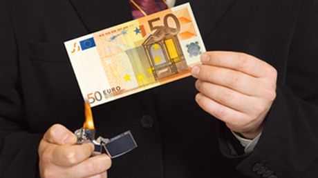 Consiliul Europei: România şi-a sporit capacitatea de CONFISCARE a AVERILOR ILICITE