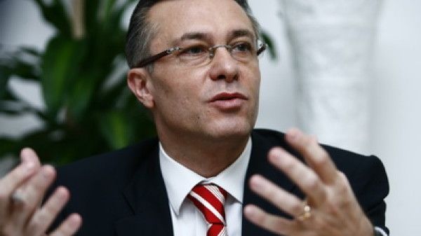 Diaconescu: Poziţia Guvernului în cazul iniţiativei cetăţeneşti a fost necesară şi corectă