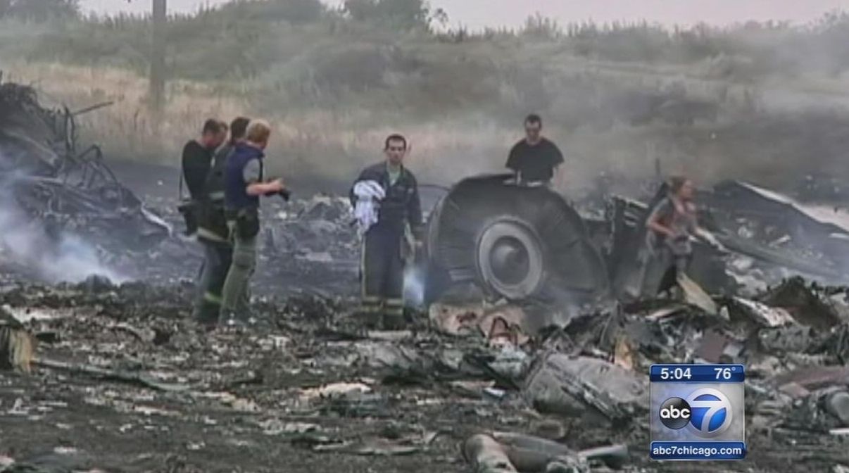 AVION DOBORÂT UCRAINA: "Am văzut OAMENI CĂZÂND DIN CER"