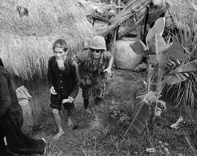 Războiul din Vietnam, o tragedie în cinci acte