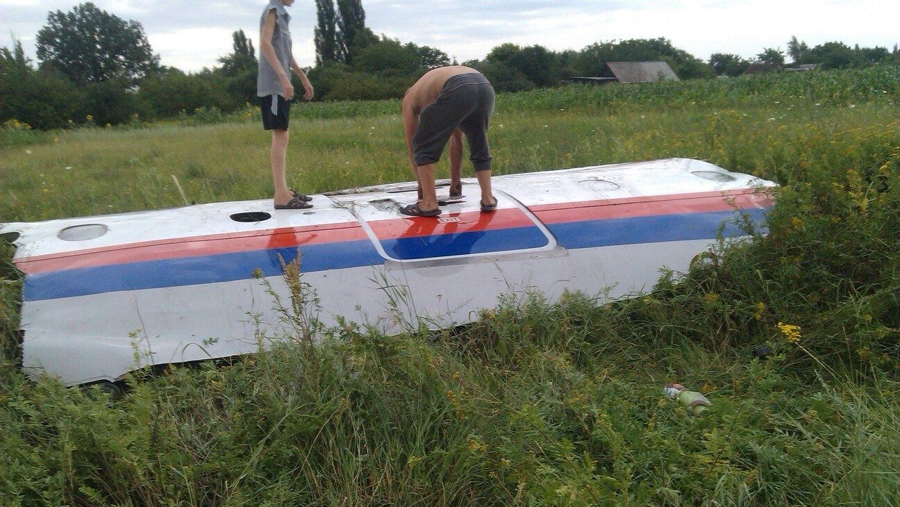 Ancheta în cazul avionului malaezian prăbuşit în Ucraina este deja compromisă