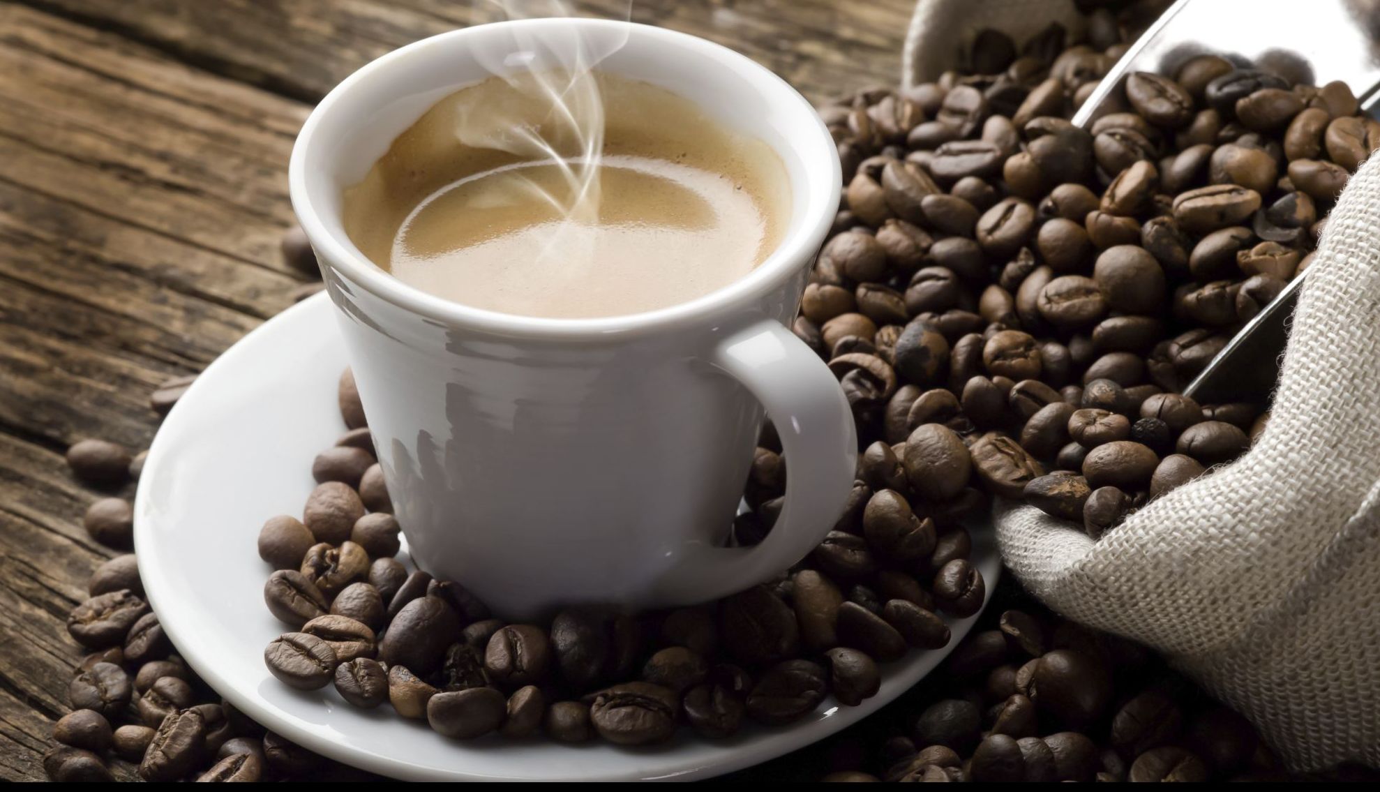 Jurnaliştii, printre cei mai stresaţi angajaţi. Ei consumă cea mai mare cantitate de cafea
