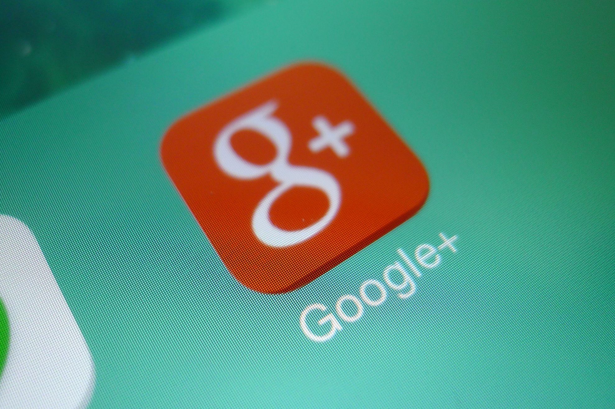 GOOGLE+ renunţă la "POLITICA NUMELUI REAL"