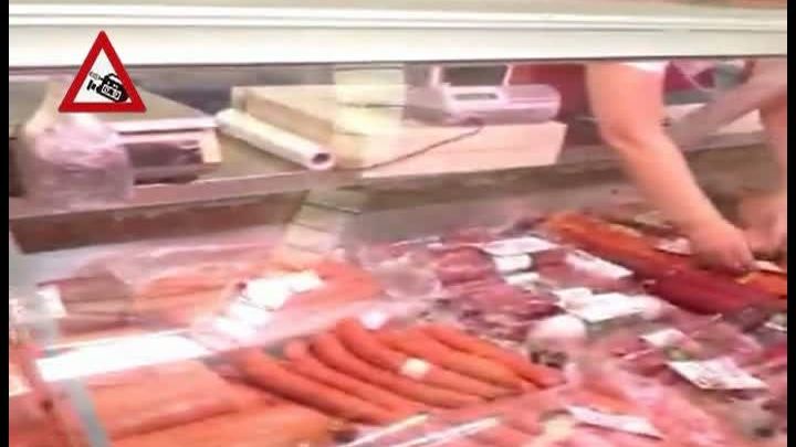 ÎMBOLNĂVIŢI DE VÂNZĂTORI. Ce se întâmplă când ne feliază mezelurile sau ne pun brânza în pungă?