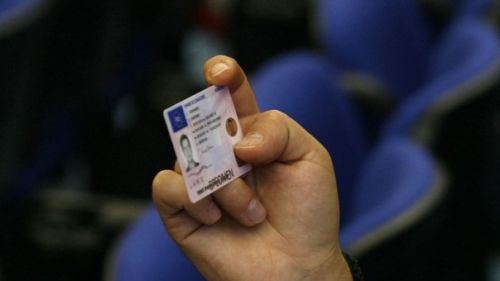 INSTRUCTOR AUTO, trimis în JUDECATĂ. Ce SUME de bani cerea pentru un permis de conducere 