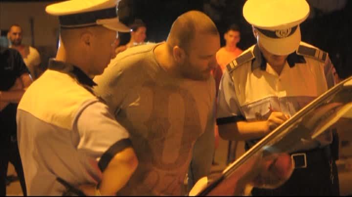 IMAGINI ŞOCANTE. ŞEFUL HINGHERILOR din Capitală A SĂRIT LA BĂTAIE în plină stradă