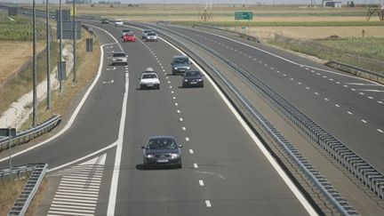 Şofer depistat cu viteza de 214 km/h, pe Autostrada A2