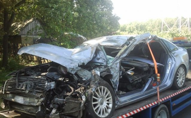 Accident îngrozitor la Bucium: Un Audi a fost făcut ZOB după ce a intrat într-un TIR