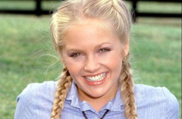 Cum arată astăzi fermecătoarea Lucy din "Dallas"
