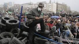 Copiii care trăiesc într-un buncăr din Doneţk cred că armata îi atacă şi "fasciştii" sunt la putere